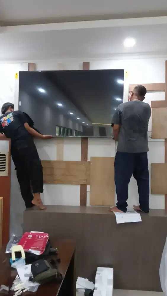 Jasa pasang bracket 75 tv led + Bracket