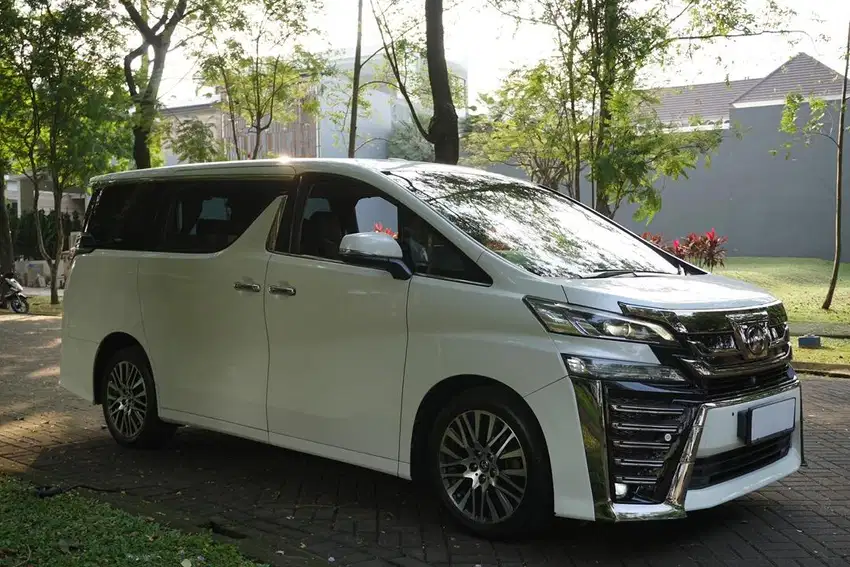 Toyota Vellfire 2.5 G Facelifted Option 2015