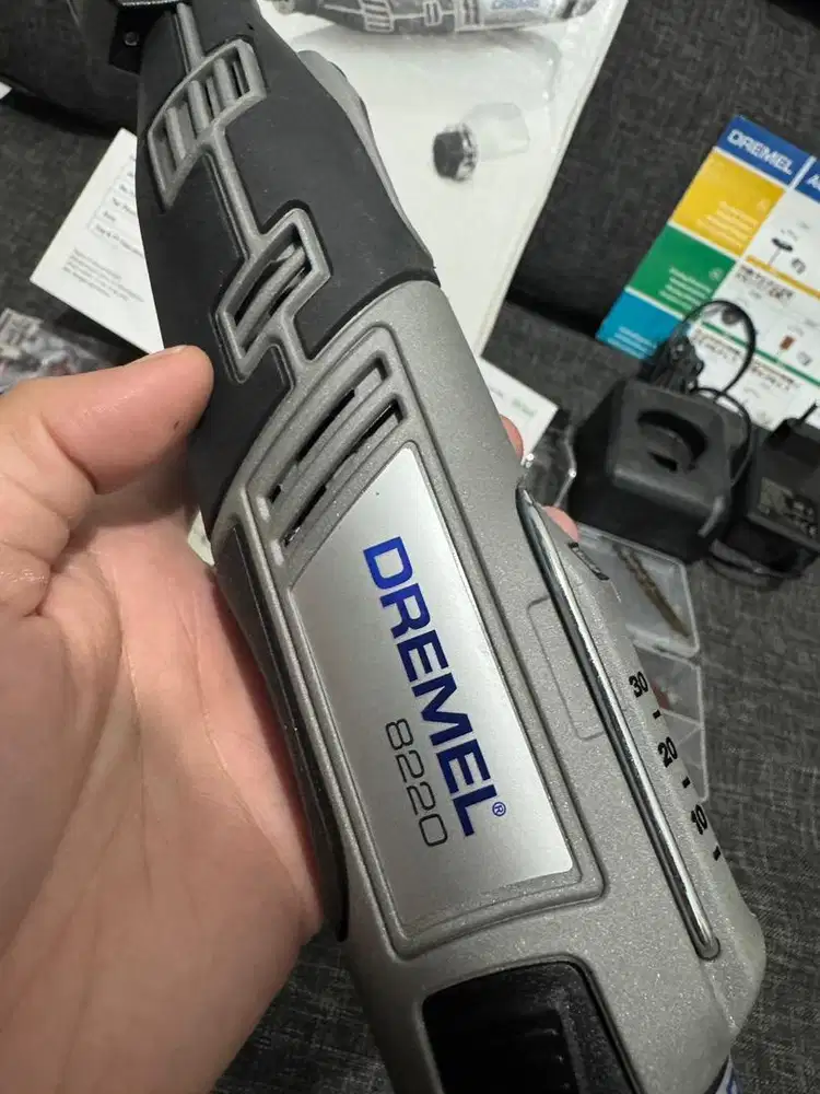 MULUS! DREMEL 8220 Cordless Rotary Tools Set