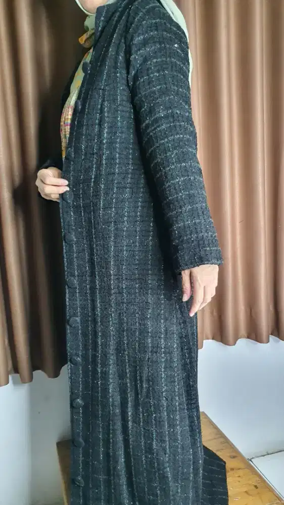 Jaket panjang wanita