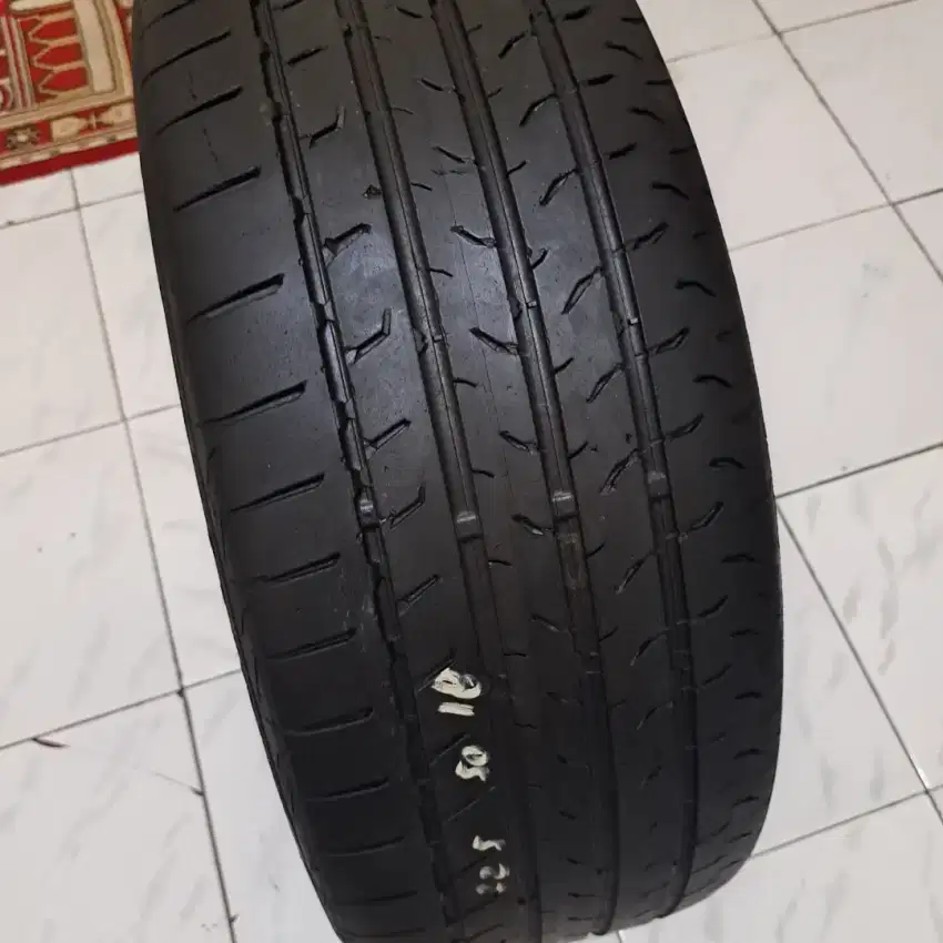 Ban mobil 225 50 18 continental masih baguss