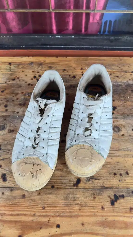 Dijual Sepatu Sneakers Adidas superstar Size 42