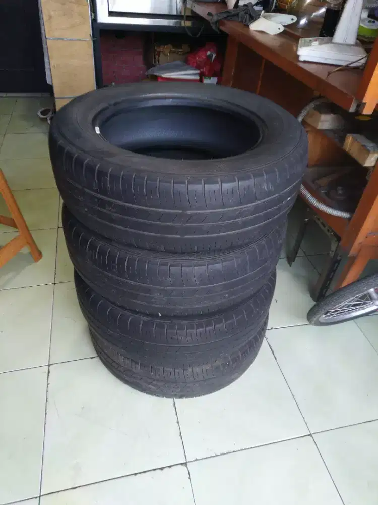 BAN BEKAS INNOVA DUNLOP ENASAVE UKURAN 205/65/R16