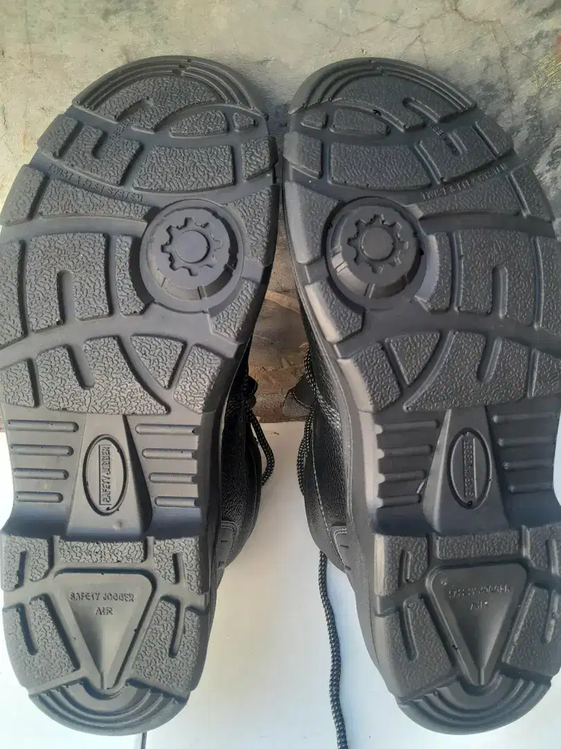 sepatu safety untuk motoran dan kerja