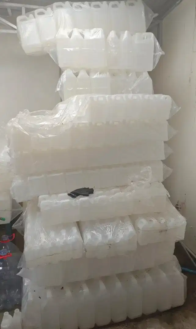Jirigen 5 Lt dan 1 Lt BARU