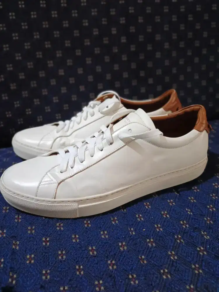 givenchy paris size 45 insole 29cm kulit asli mulus preloved pemakaian