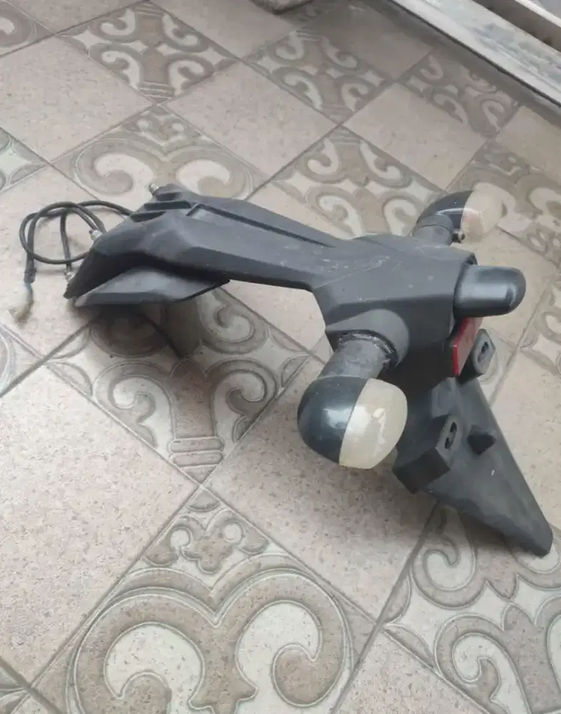 Spakbor belakang original R25