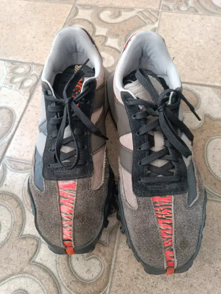 Sepatu new balanve original UK 42