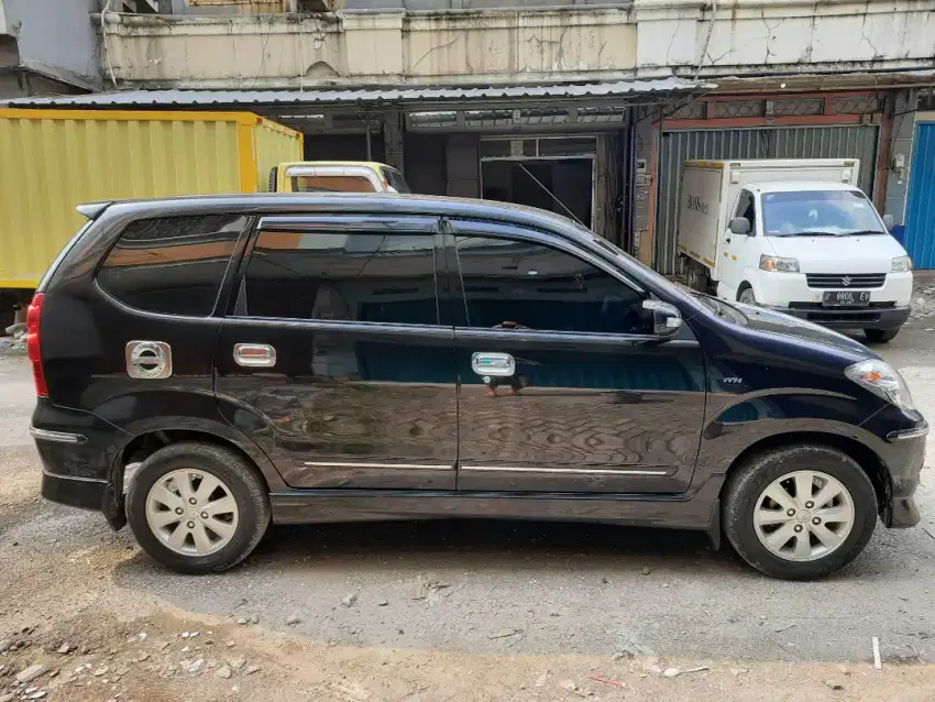 Di jual Avanza type s manual 2011