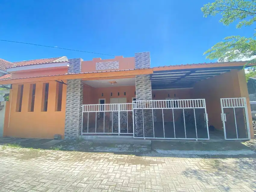 Dijual Rumah Strategis di Solo Baru - Wonogiri, SHM Pribadi