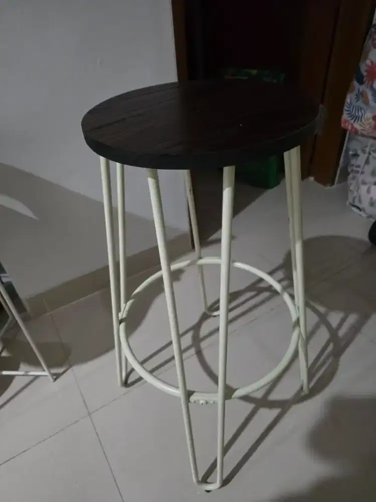 Kursi bar 2 buah