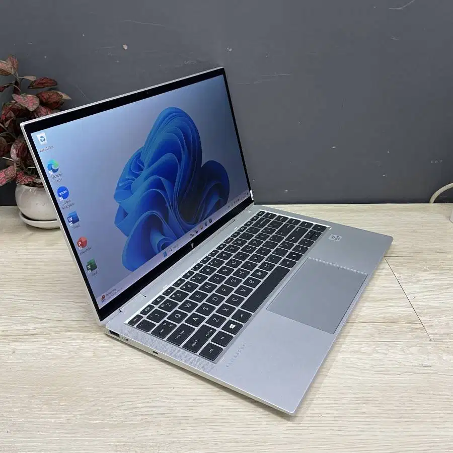 LAPTOP HP ELITEBOOK X360 1030 CORE i5 GEN 8,RAM 16 NVME 256 D-ET