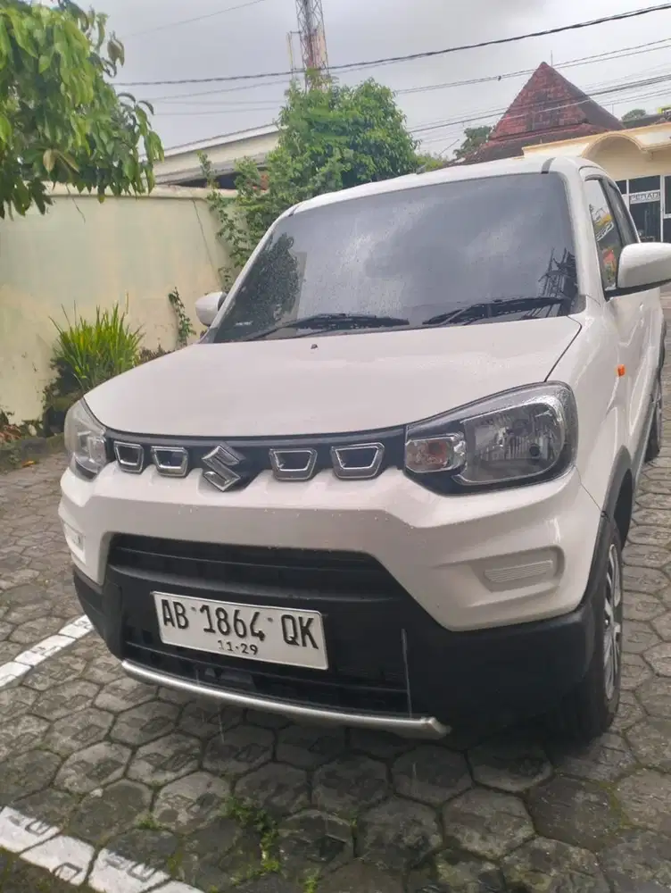 Suzuki S-Presso 2024 Putih Bensin PRIBADI
