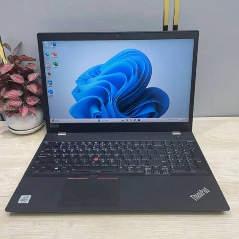 Lenovo Thinkpad P15s Core i7 Gen 10 RAM 16/256GB VGA Nvidia D-ET