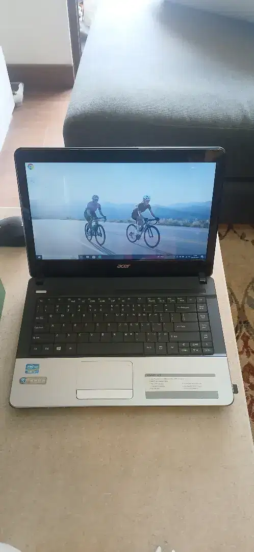 Laptop Acer E1-471