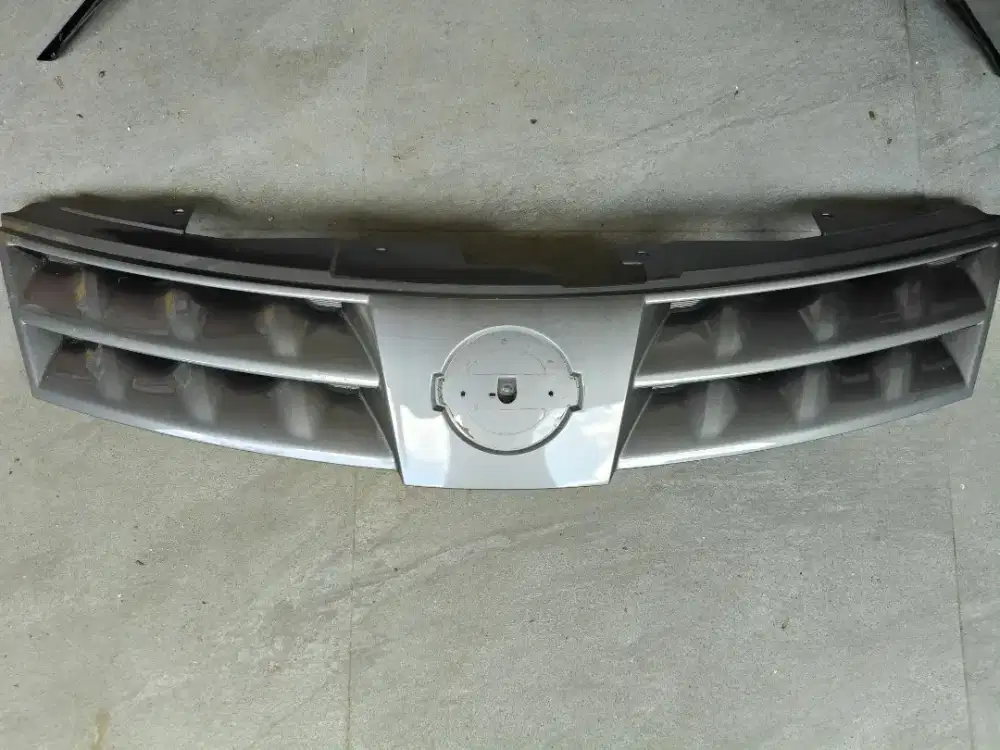 Dijual Grill Grand Livina 2011