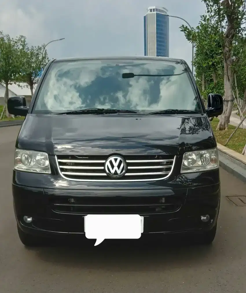 VW Caravelle 2.5 TDI MPV diesel AT Long Hitam met 2009