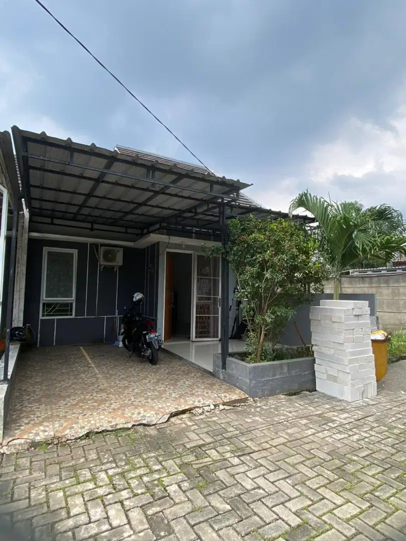 Sewakan / dikontrakan rumah cimuning royal residence