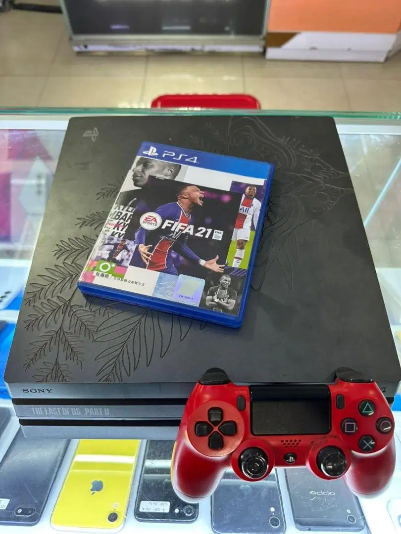 PS4 Pro 1TB Limited Edition The Last Of Us Part II Ex Resmi Seri 7200B