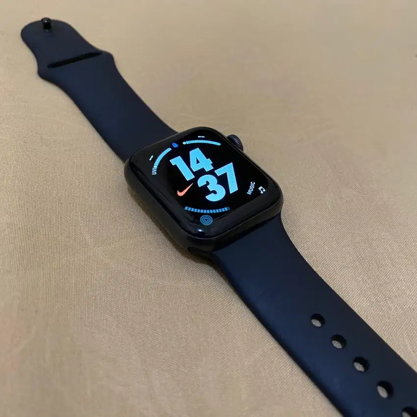 Apple iwatch SE 40 MM