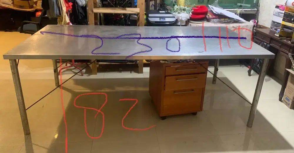 Meja kerja Stainless