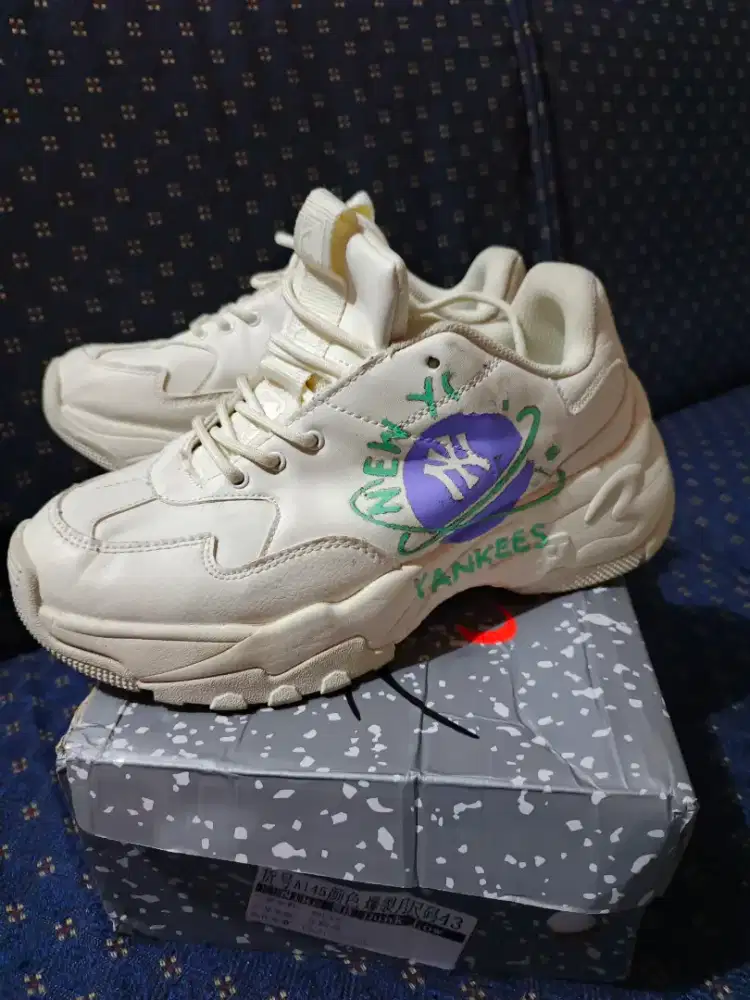 Sepatu MLB size 43 insole 27,5cm bekas pemakaian tapak tebal empuk