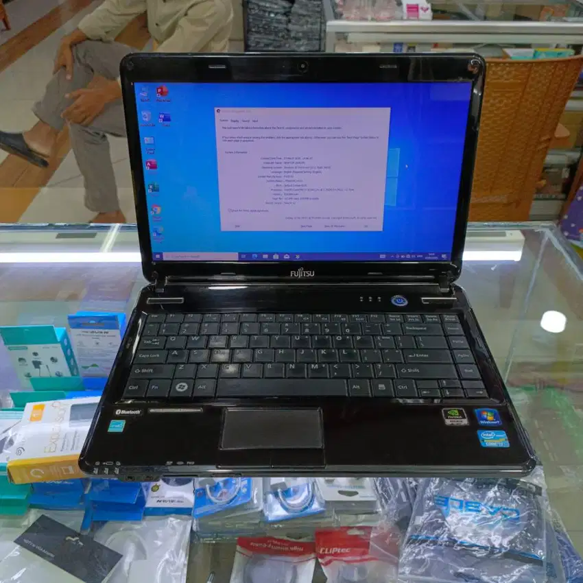 laptop FUJITSU LH351 intel core i7-2620m ram 8gb hdd 320gb windows 10