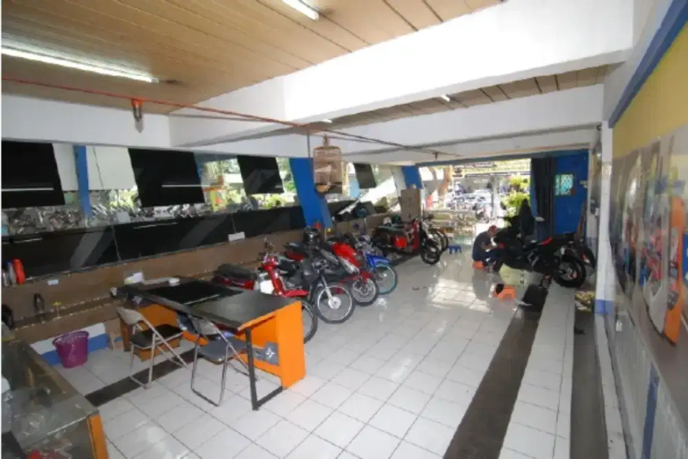 Gedung ex showroom motor ciateul bandung jual cepat nego