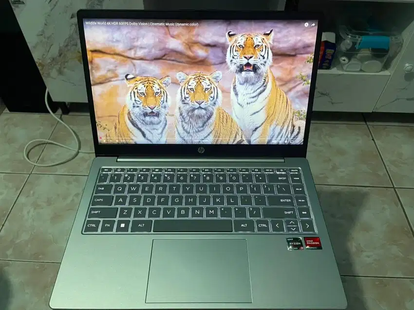 Laptop HP 14s Ryzen 3 7320u RAM 8GB ssd 512GB