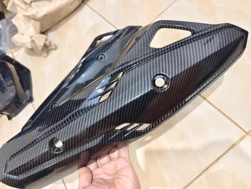 Tameng knalpot ori honda vario 125 old kzr carbon hitam