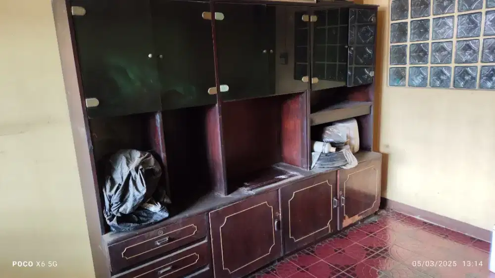 Jual lemari skat / pajangan