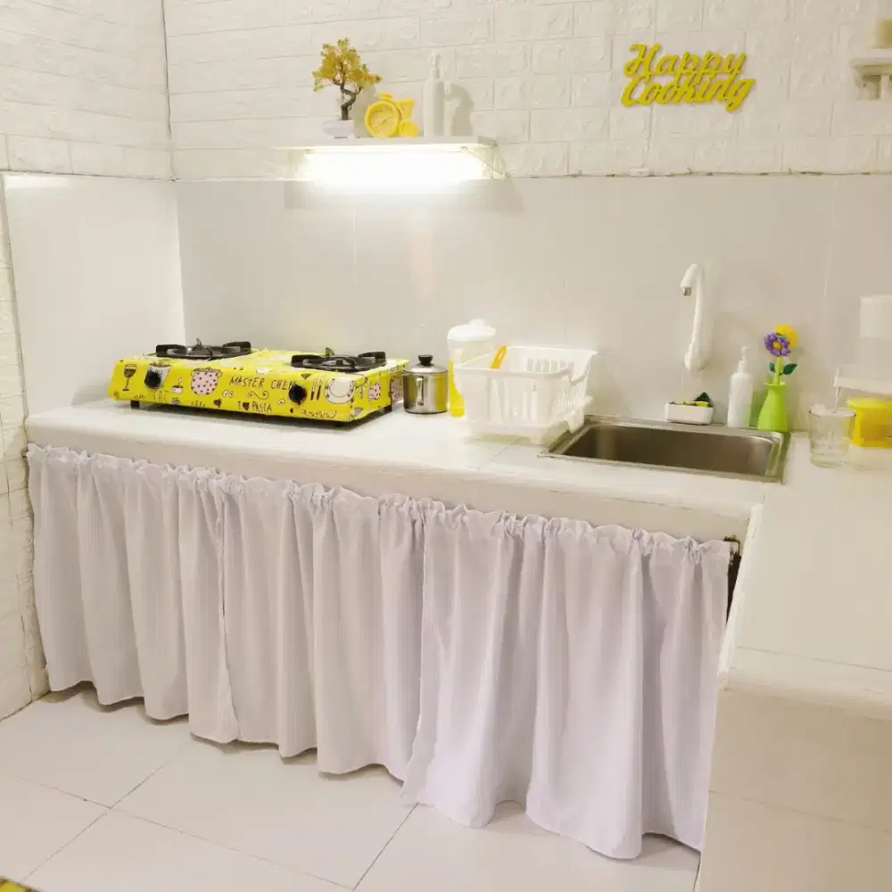 GORDEN KOLONG DAPUR PUTIH AESTHETIC