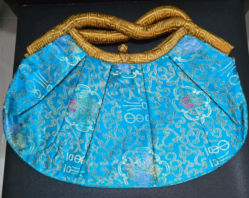 Tas Bahan Satin Sutra