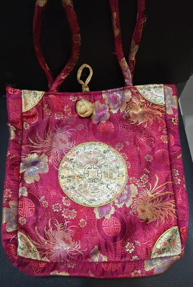 Tas Bahan Satin Sutra