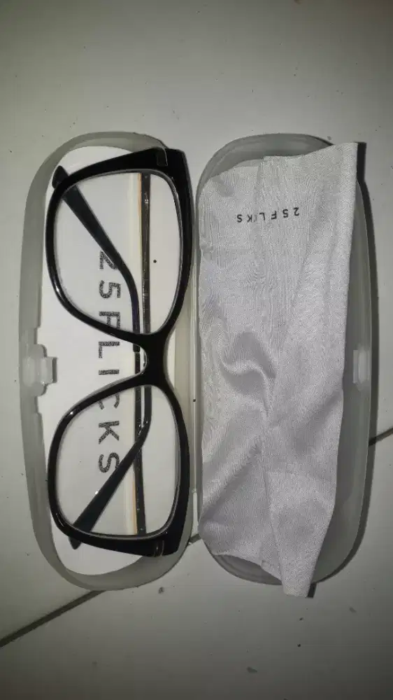 Kacamata FENDI Made in Italy Original. Bisa Nego !!