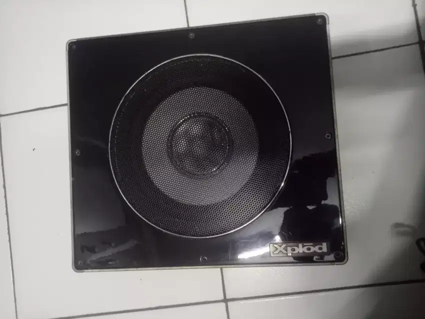 Sobwofeer kolong merk xplod