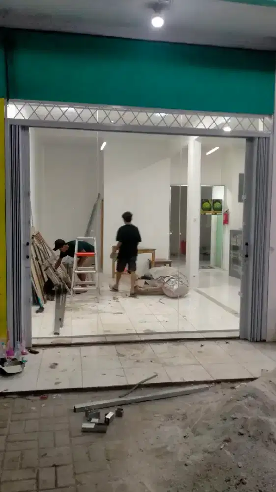 Menjual kaca tempered bekas berbagai macam ukuran dan jasa pemasangan