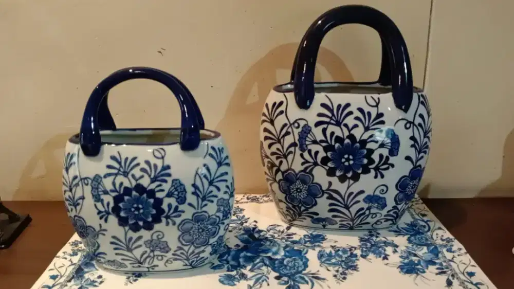 Pajangan Tas Keramik