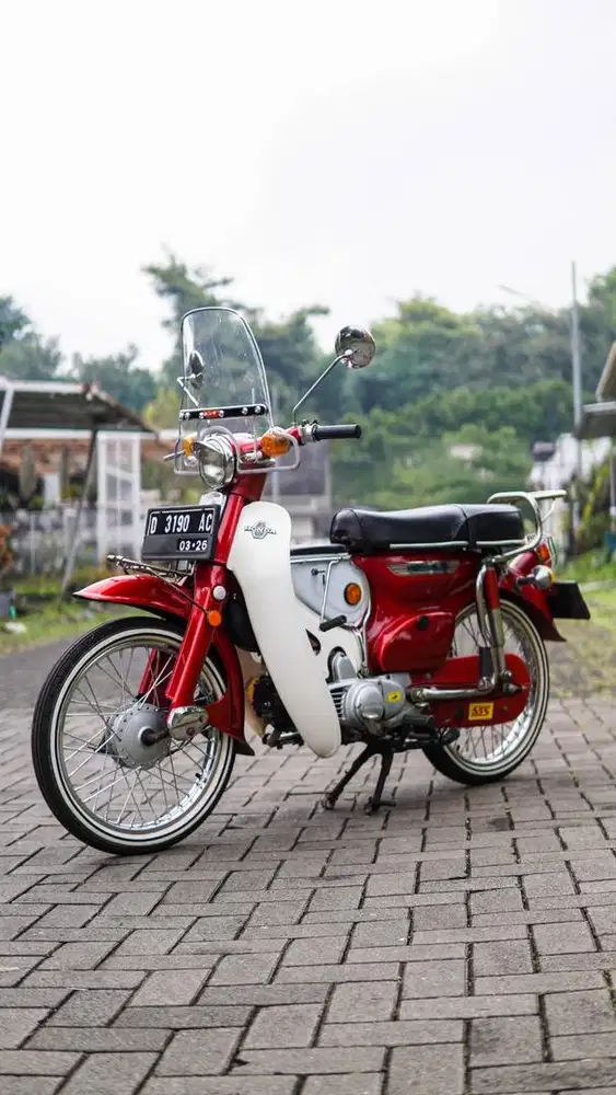 Dijual Honda Bekjul Klasik Merah C70 th’76 full accesoris