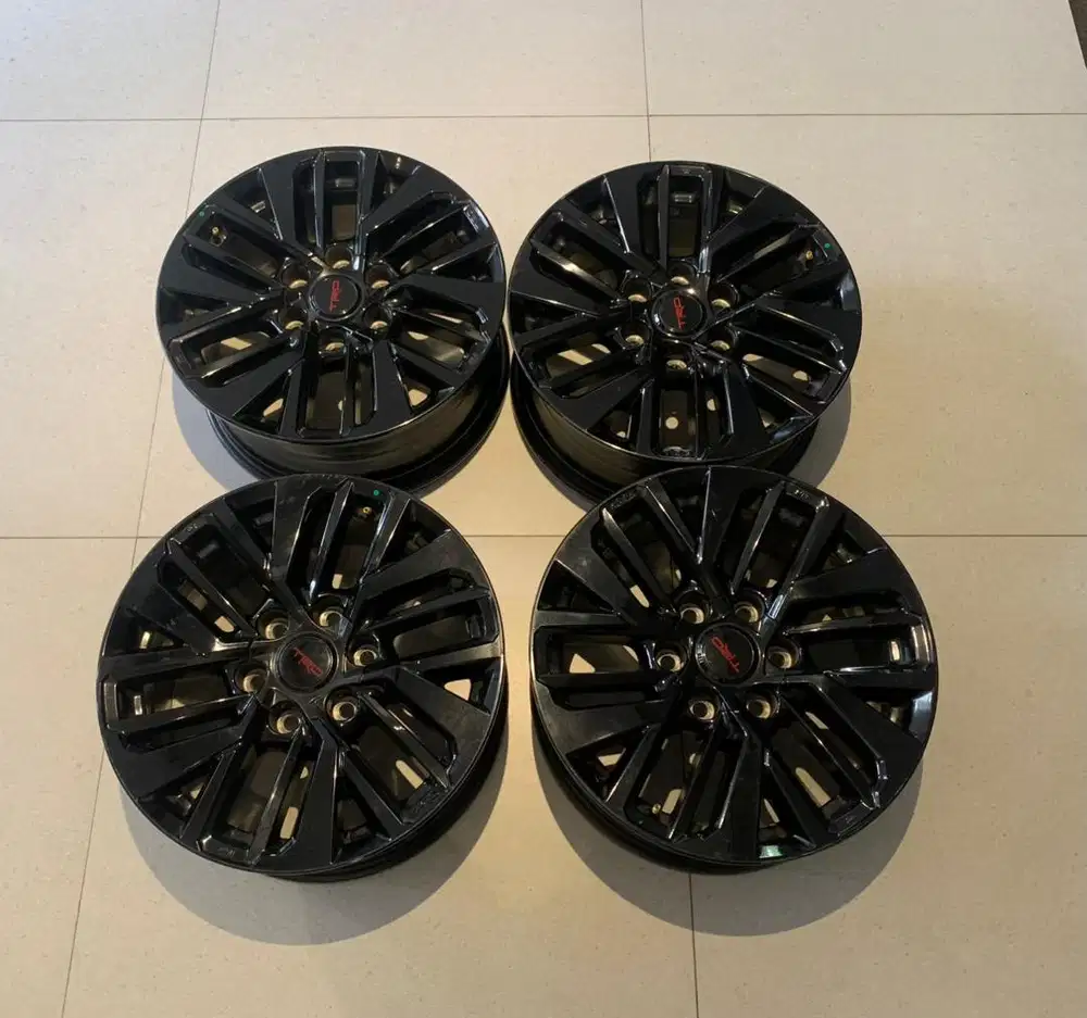 Velg enkei Fortuner original TRD VRZ black R18 6x139