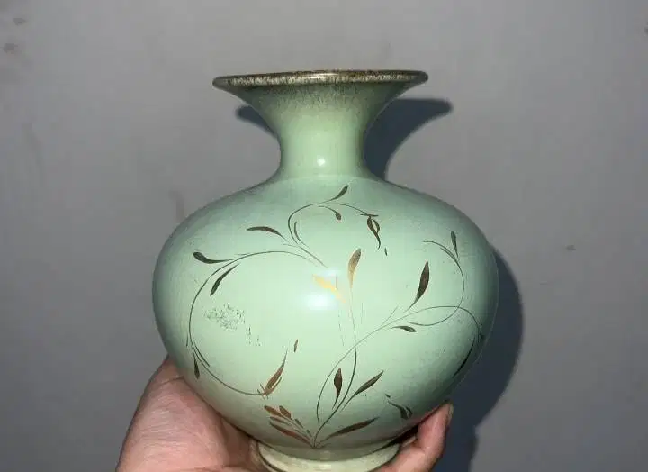 Vase kuno antik jaman Belanda