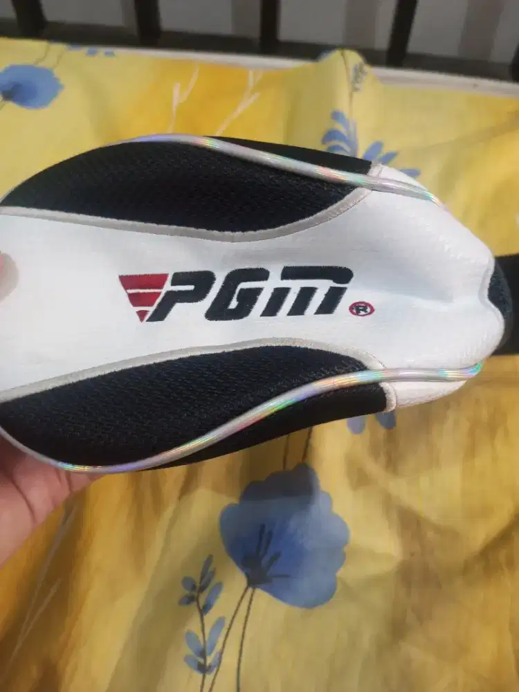 Cover stik golf pgm kondisi baru
