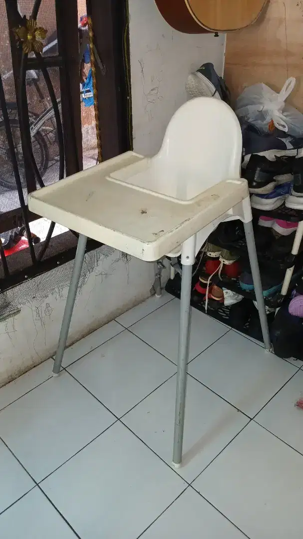 Kursi untuk makan bayi