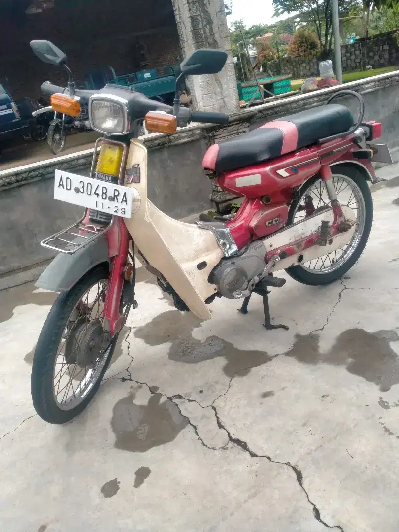 V80 merah komplit mesin bagus oli jalan original