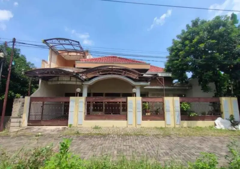 dijual rumah dua lantai Manyaran Semarang barat