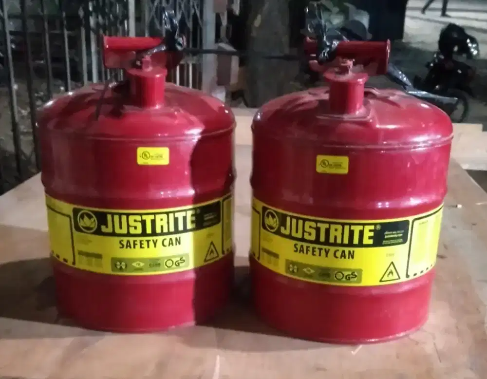 JUSTRITE SAFETY CAN, Wadah BBM cadangan dengan Safety anti ledakan USA