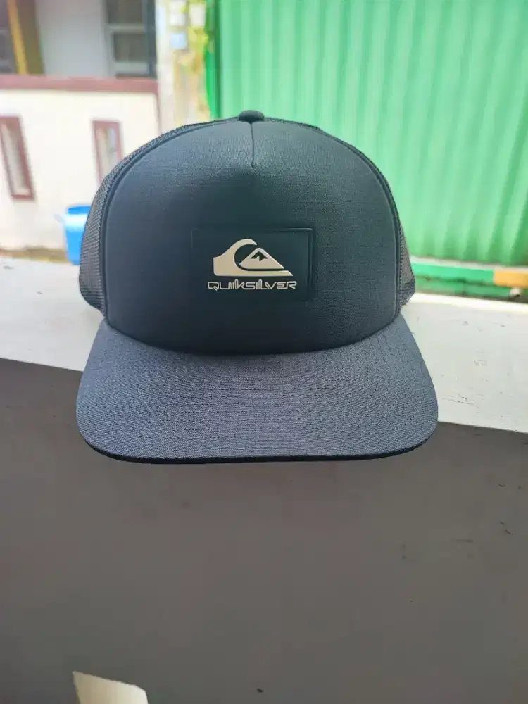 Topi quiksilver