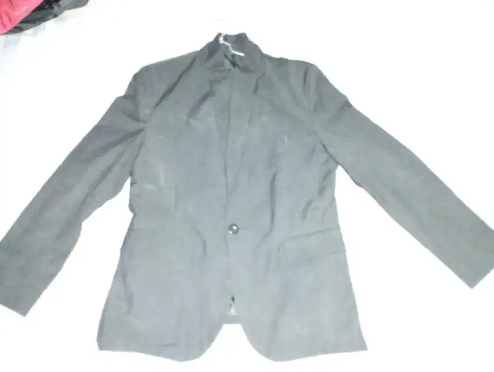 Jas untuk acara2 formal jual murah aja krn sudah gk dipakai