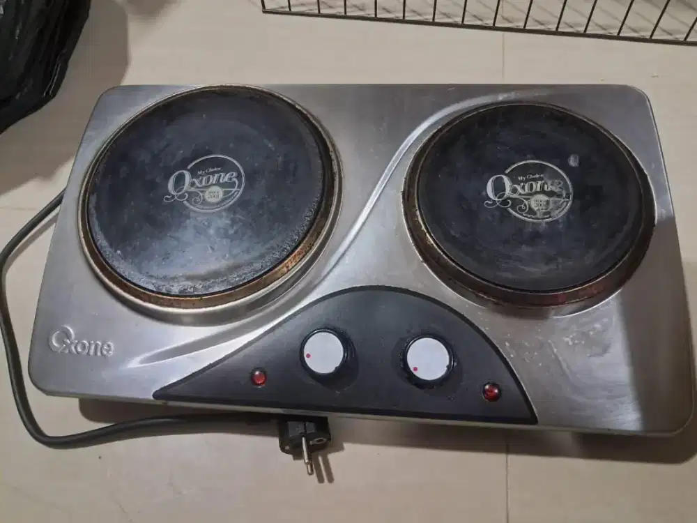 Kompor listrik oxone berfungsi dengan baik.