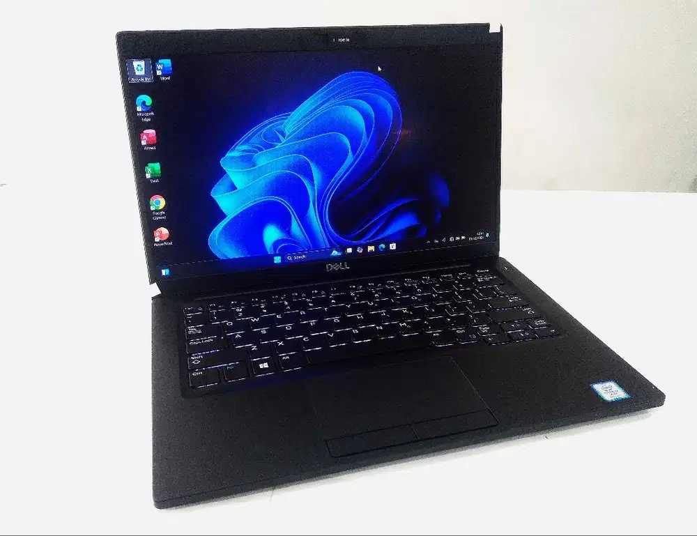 laptop i7 murah Dell Latitude 7390 Intel Core i7-8650U